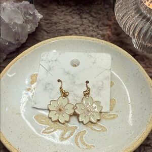 Elegant Gold and Cream Floral Earrings